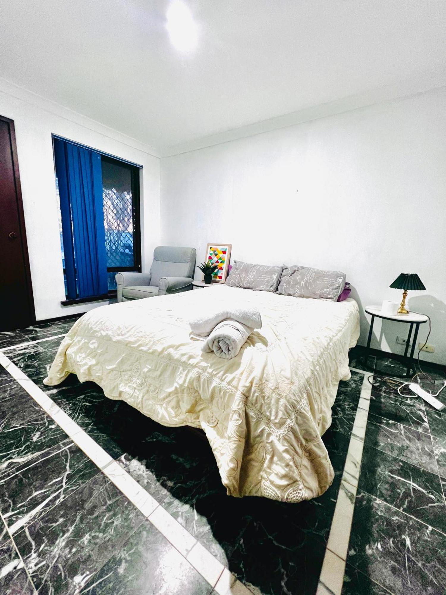 Affordable Beautiful Queen Bedroom Near City Swan River Fremantle University Perth Exteriér fotografie